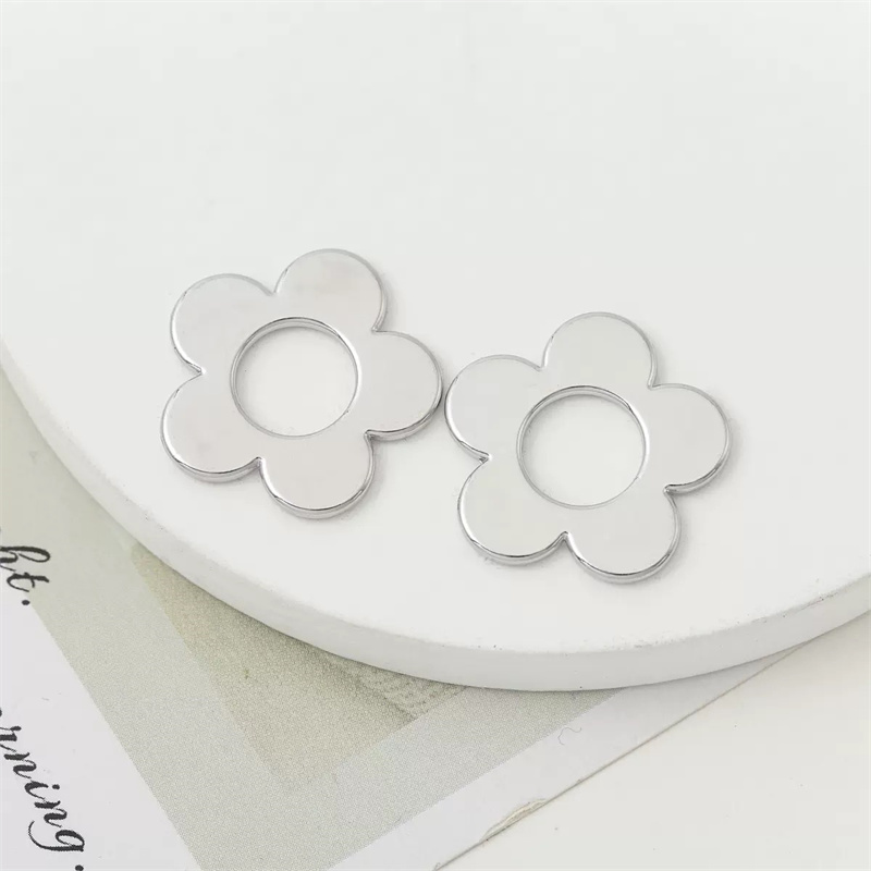 최소 주문 30 개/몫 23*22mm 컬러 만화 꽃 모 - Men Accessories Locket 리뷰 및 가격